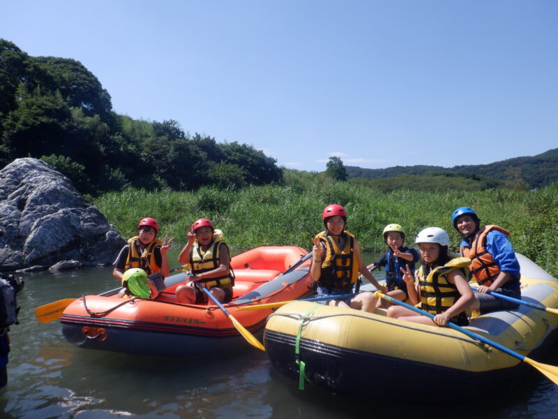 埼玉寄居町で川遊び　ちびっ子ラフティング　ラフティング　四歳から出来るラフティング