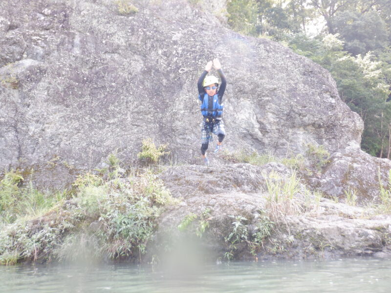 埼玉旅　寄居町で川遊び　サンブリンガー　パックラフト　パックラフトツアー　４歳からご参加どうぞ