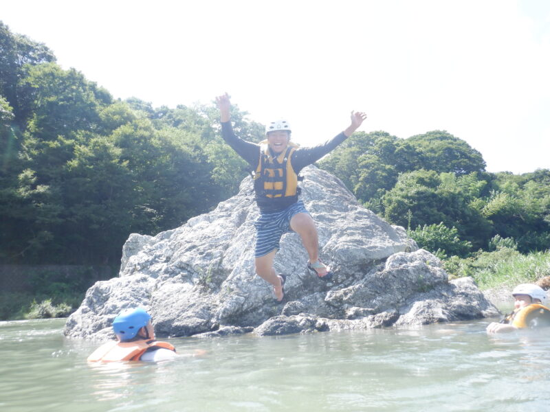 埼玉旅　寄居町で川遊び　サンブリンガー　パックパックラフトツアー　４歳からご参加どうぞ