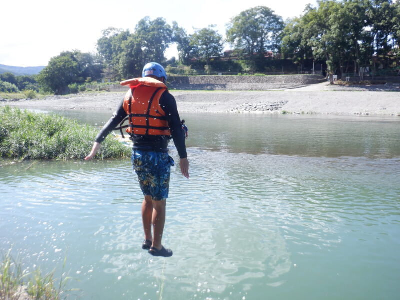 埼玉旅　寄居町で川遊び　サンブリンガー　埼玉でラフティング　ラフティング　ラフティングツアー　ちびっ子ラフティング　４歳からご参加どうぞ　四歳から出来るラフティング