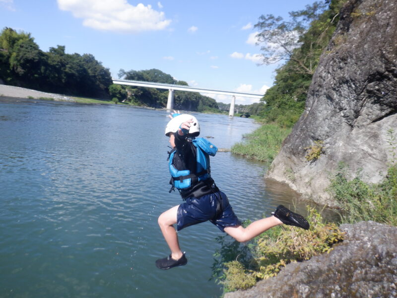 埼玉旅　寄居町で川遊び　サンブリンガー　パックラフト　パックラフトツアー　４歳からご参加どうぞ