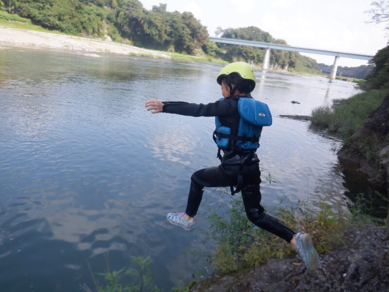 埼玉旅　寄居町で川遊び　サンブリンガー　パックラフト　パックラフトツアー　４歳からご参加どうぞ