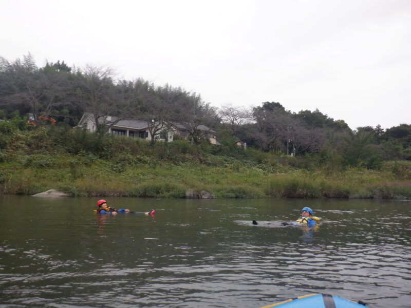 埼玉旅　寄居町で川遊び　サンブリンガー　パックラフト　パックラフトツアー　４歳からご参加どうぞ