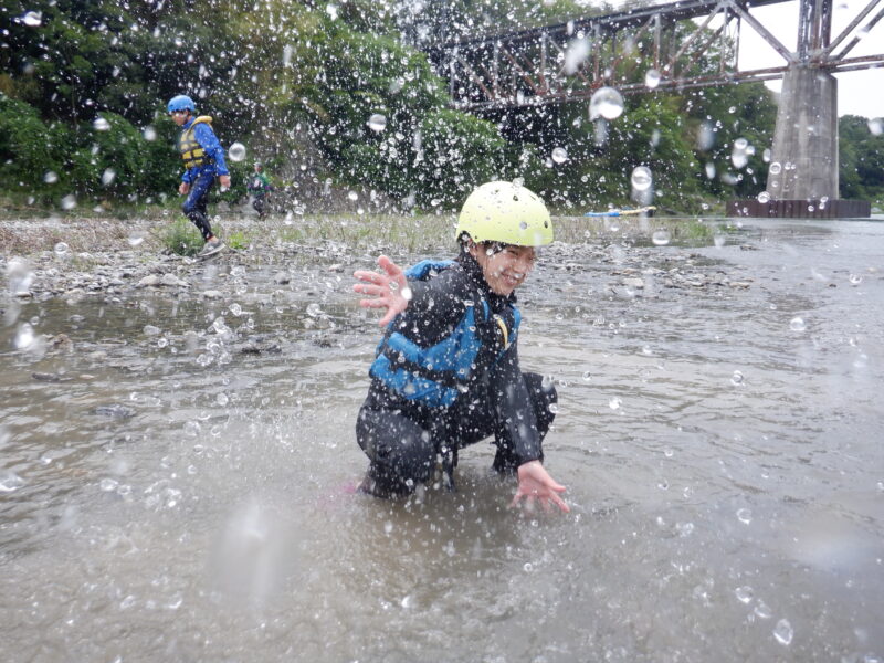 埼玉旅　川遊び　寄居でラフティング