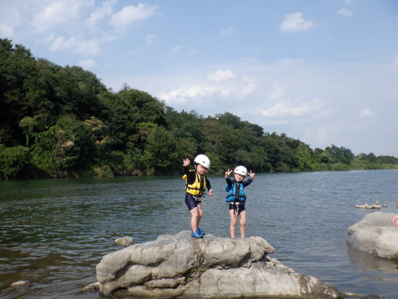 埼玉旅　埼玉でラフティング　寄居町で川遊び　ラフティングツアー　サンブリンガー　4歳からラフティングツアー参加可能