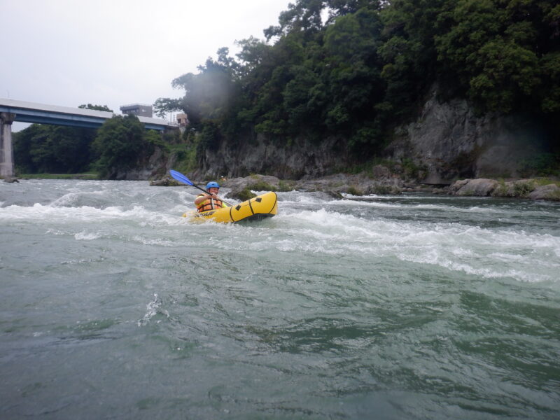 埼玉寄居町で川遊び　パックラフト　パックラフトツアー