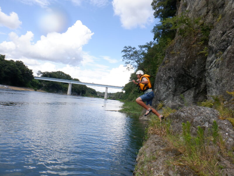 埼玉旅　寄居町で川遊び　さんパックラフト　パックラフトツアー