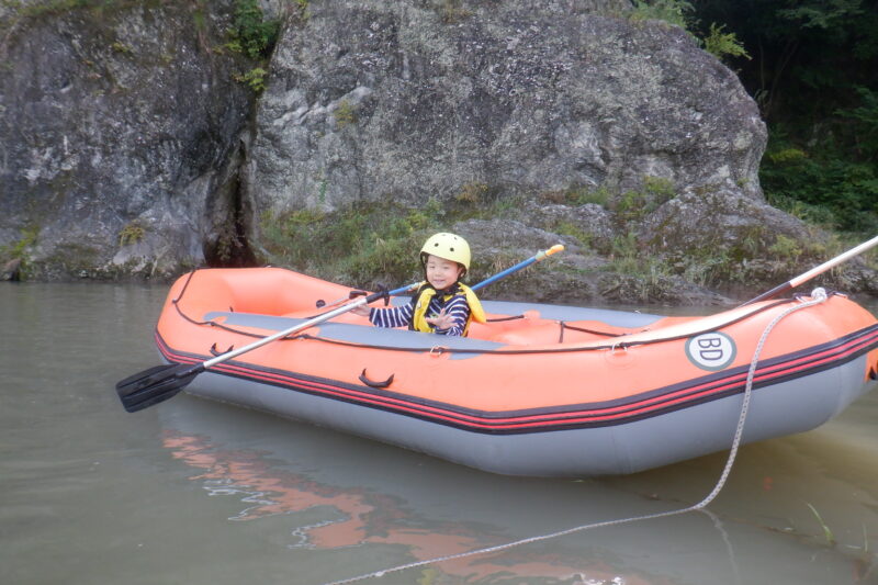 埼玉寄居町で川遊び　ちびっ子ラフティング　ラフティング　