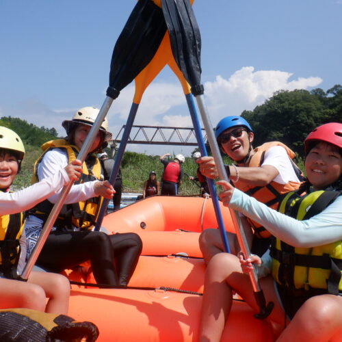 埼玉寄居町で川遊び　ちびっ子ラフティング　ラフティング　四歳から出来るラフティング